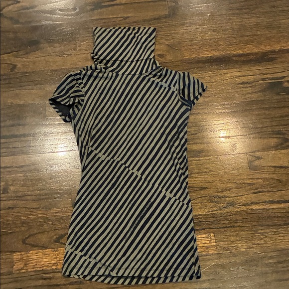 Theory Navy and Gray Striped Turtleneck - Picture 1 of 2